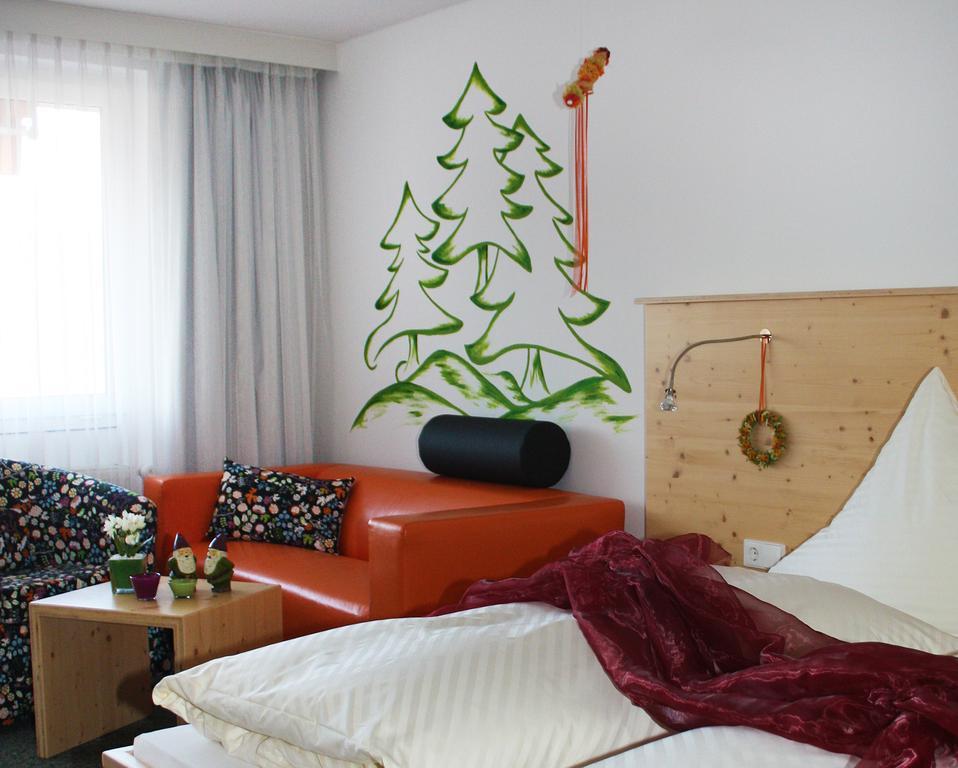 Hotel Hochwald Бад Либенцел Стая снимка