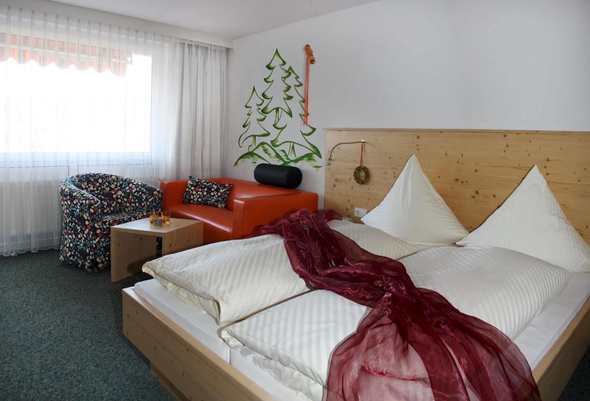 Hotel Hochwald Бад Либенцел Екстериор снимка